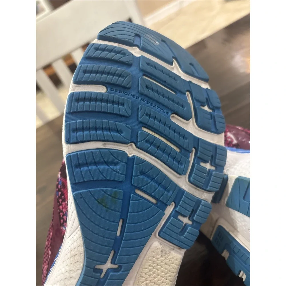 BROOKS WOMENS ADRENALINE GTS 22 RUN WILD RUNNING SHOES 11